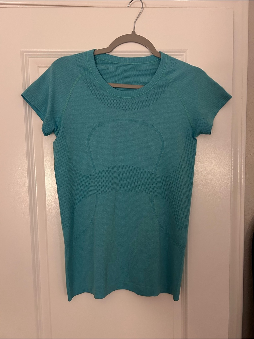 Lululemon Women’s Seamless Short Sleeve Workout Top - Teal Blue